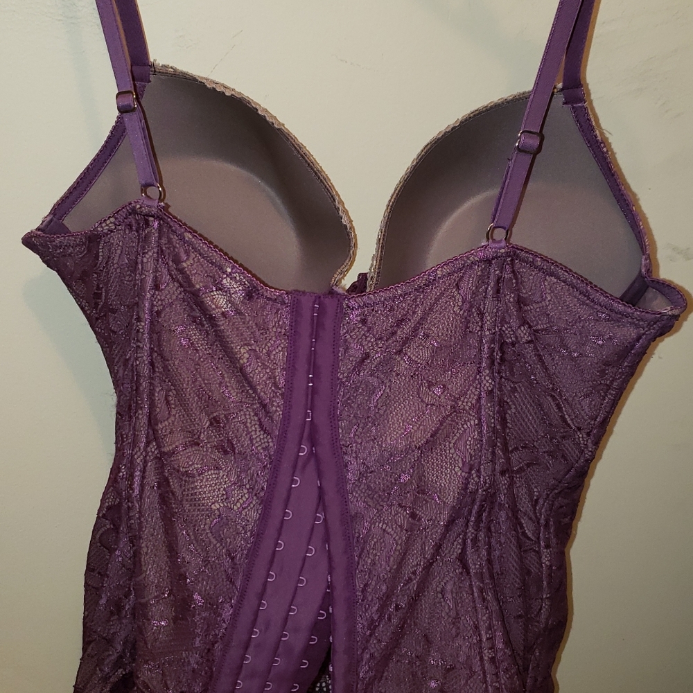Corset - Picture 2 of 5